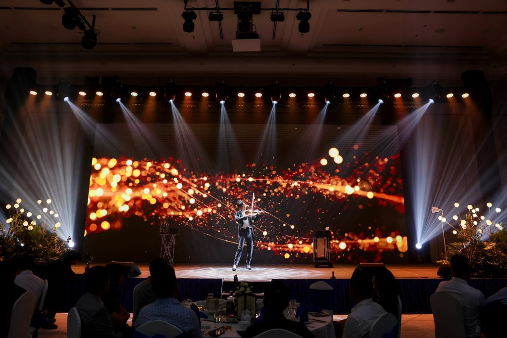 Ảo thuật gia Nhã KT biểu diễn Key Moment Sự Kiện NPG