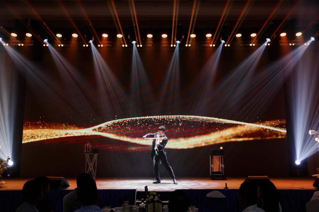 Ảo thuật gia Nhã KT biểu diễn Key Moment Sự Kiện NPG