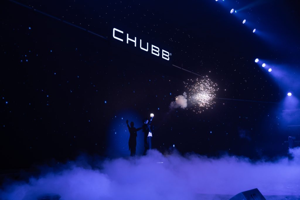 Ảo Thuật Gia Nhã KT Biểu Diễn Ảo Thuật Tương Tác Led Key Moment Cho Sự Kiện Của Chubb Life